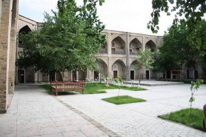 Medrassa bazaar